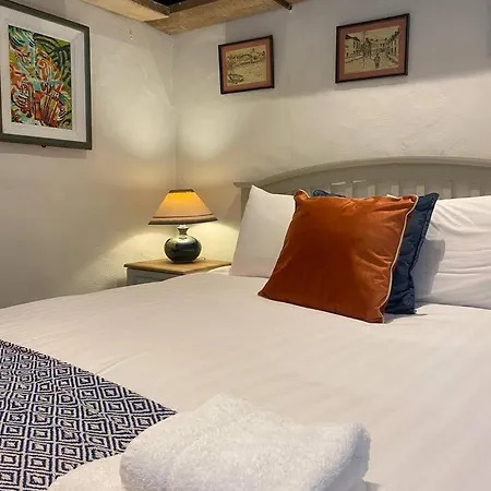 Ferienhaus Charming Music Shop -town Centre