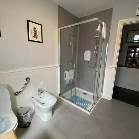 Charming Music Shop -town Centre *