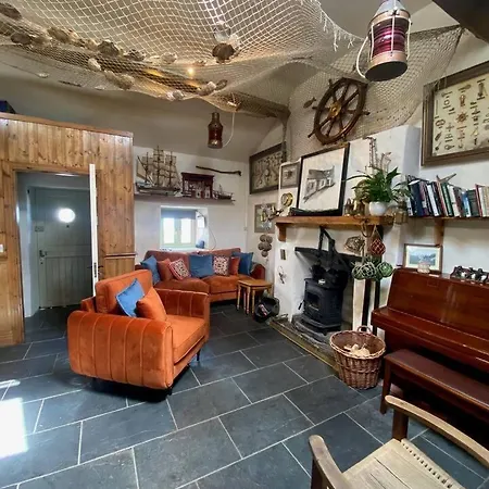 Charming Music Shop -town Centre Dingle