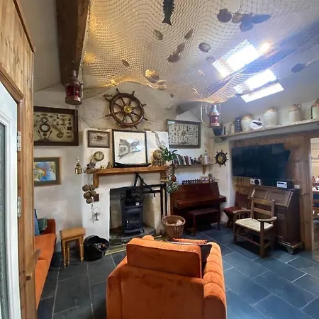 Charming Music Shop -town Centre * Dingle