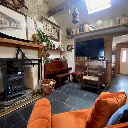 Charming Music Shop -town Centre *