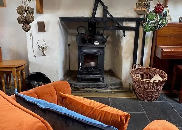 Charming Music Shop -town Centre Дингл