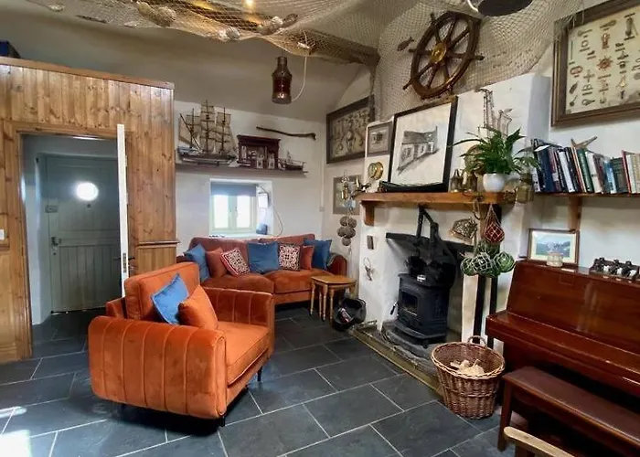 Charming Music Shop -town Centre Дингл